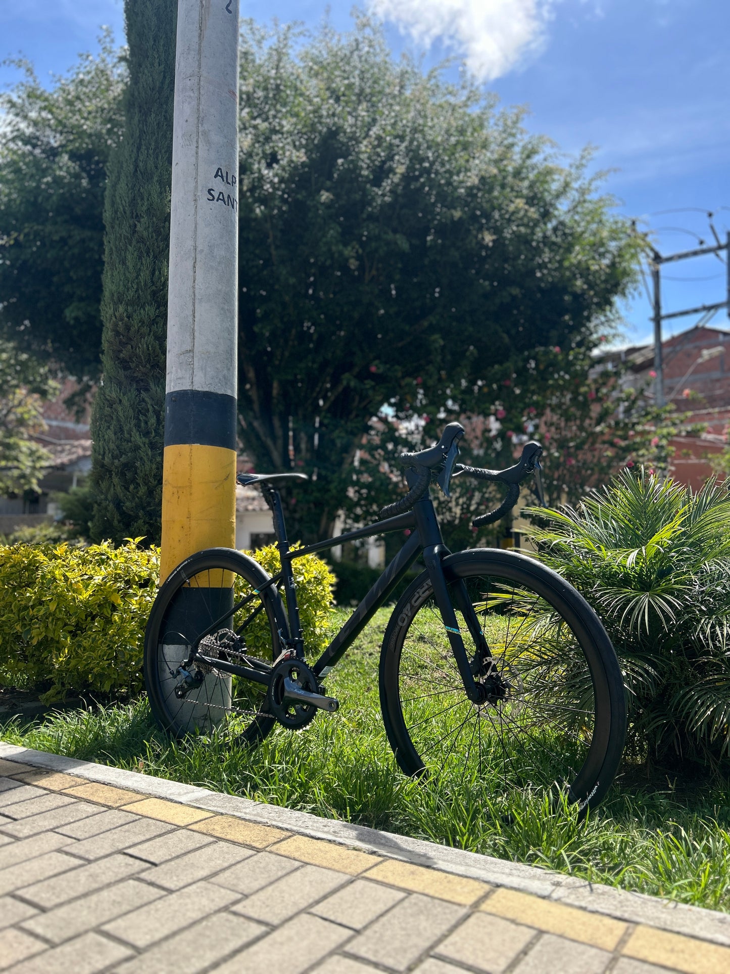 BICICLETA GW MORTIROLO RUTA 10 VEL