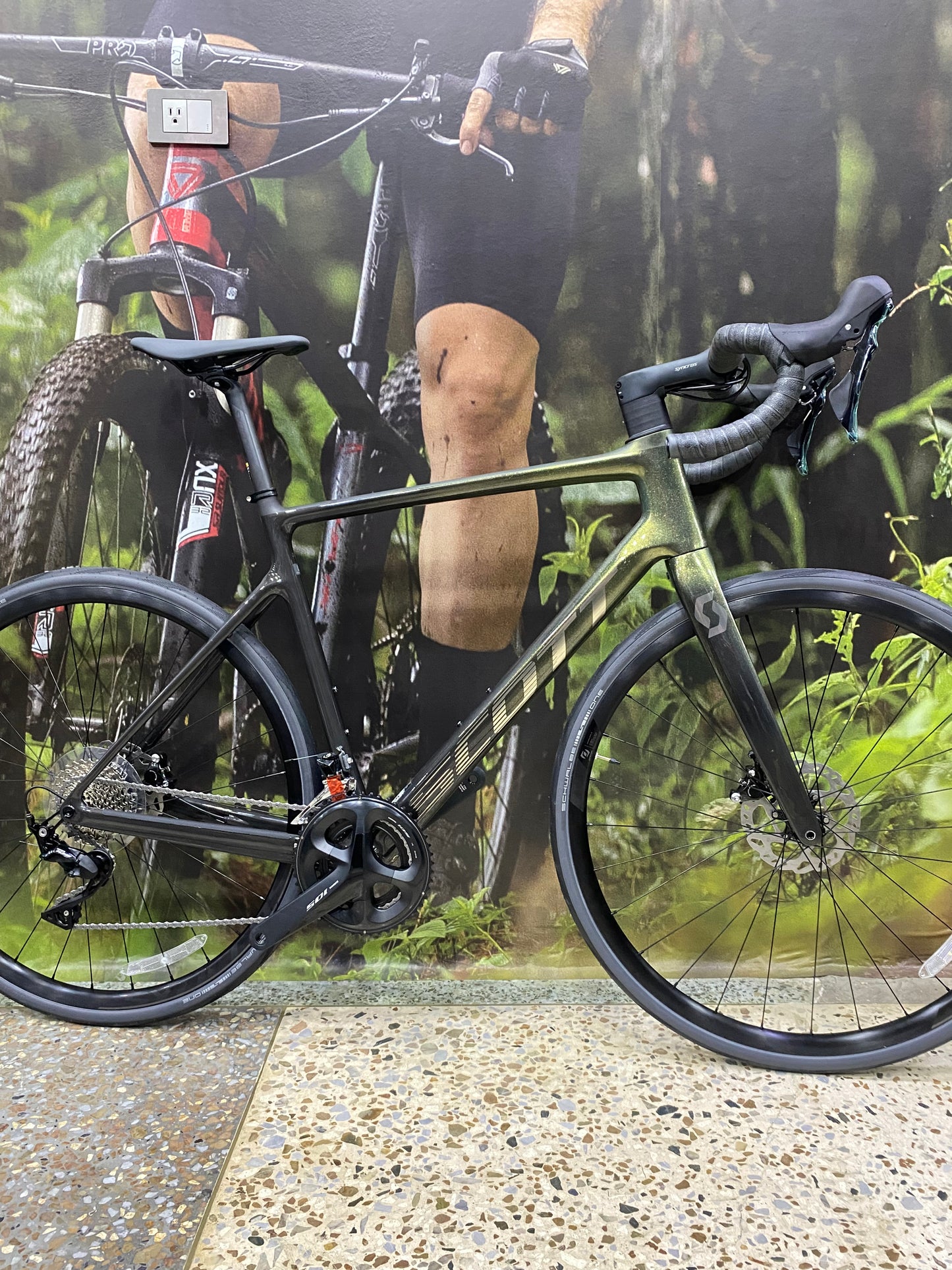 BICICLETA SCOTT ADDICT 30 2023 CARBONO 11 VEL