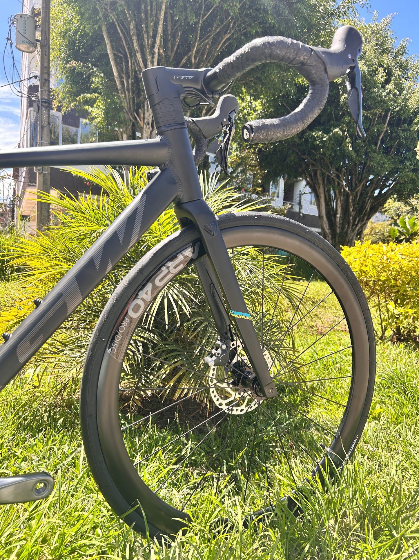 BICICLETA GW MORTIROLO RUTA 10 VEL