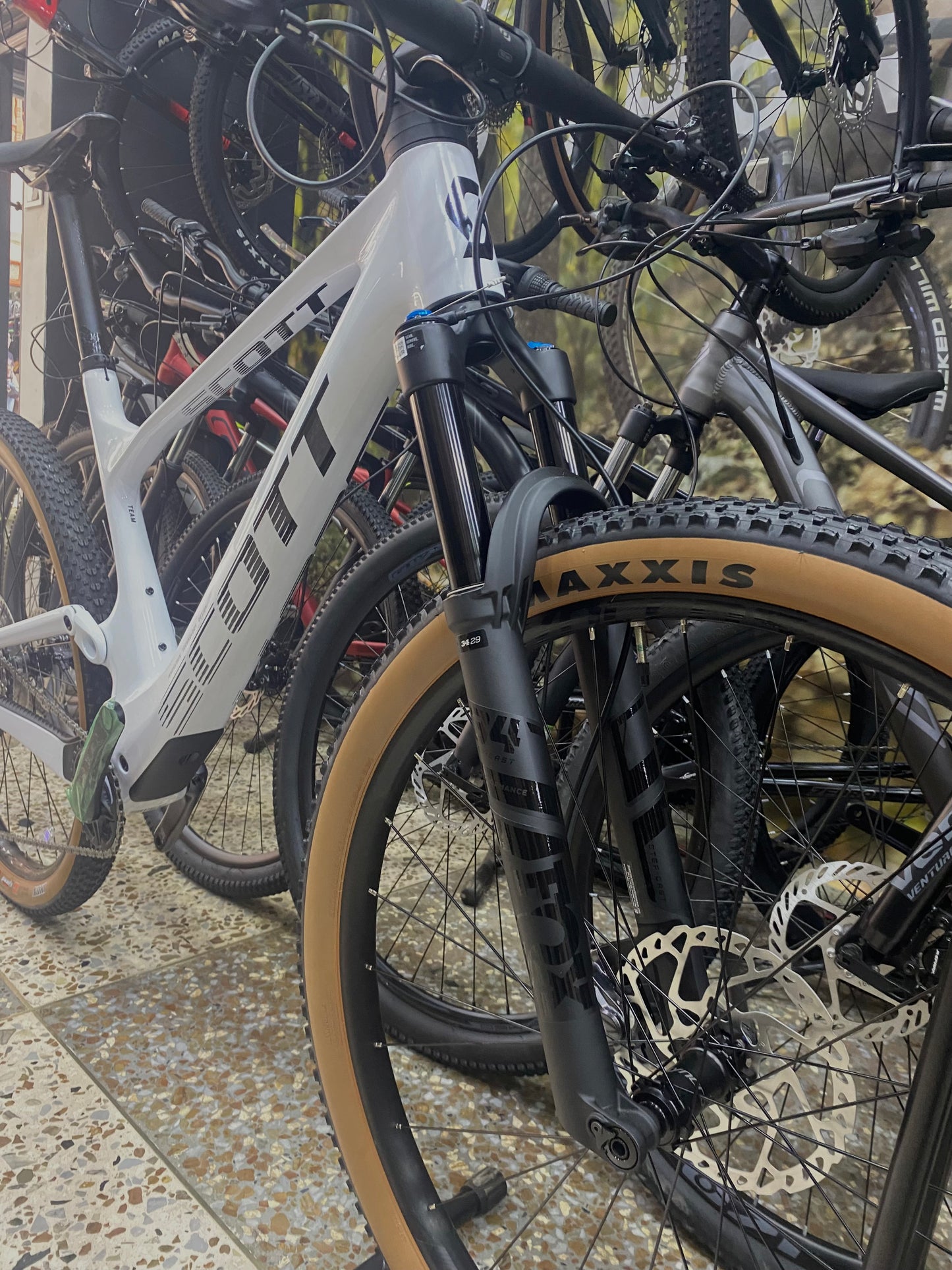 BICICLETA SCOTT SPARK RC TEAM 2023 CARBONO