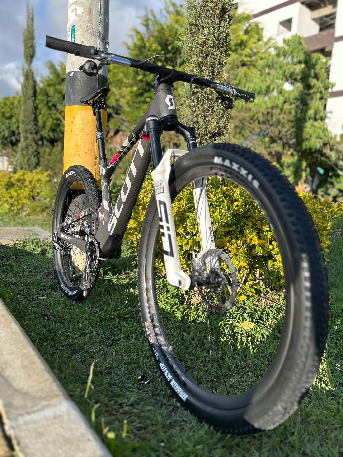 BICICLETA SCOTT SPARK RC WORLD CUP EVO 2025