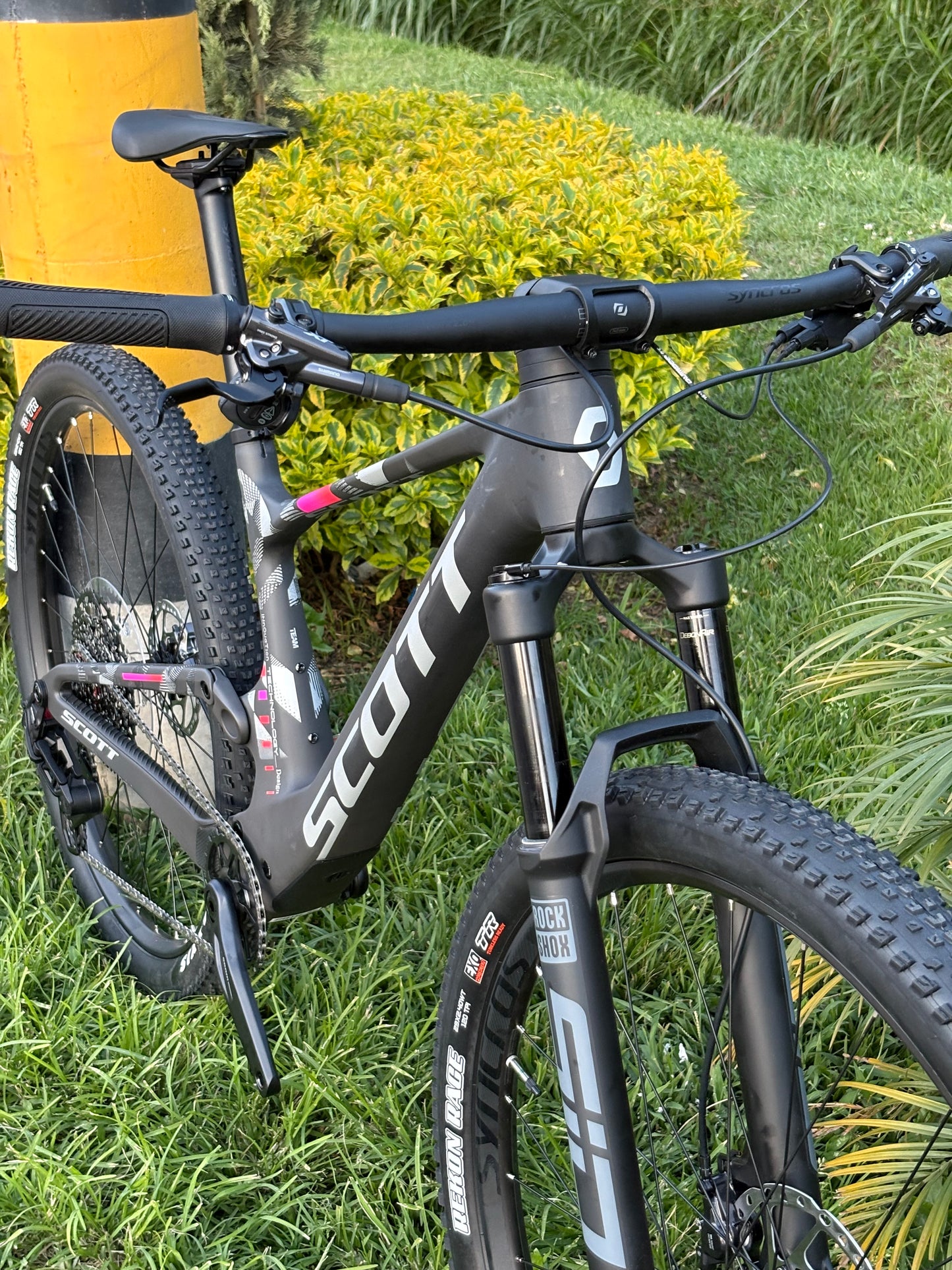 BICICLETA SCOTT SPARK RC TEAM 2025