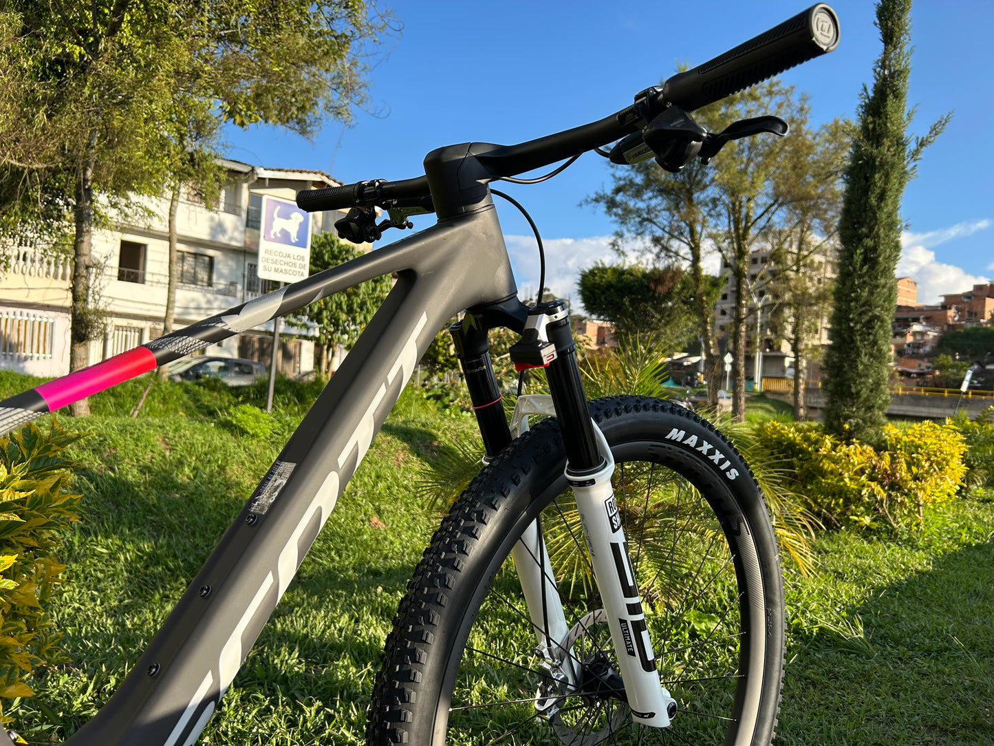 BICICLETA SCOTT SPARK RC WORLD CUP EVO 2025