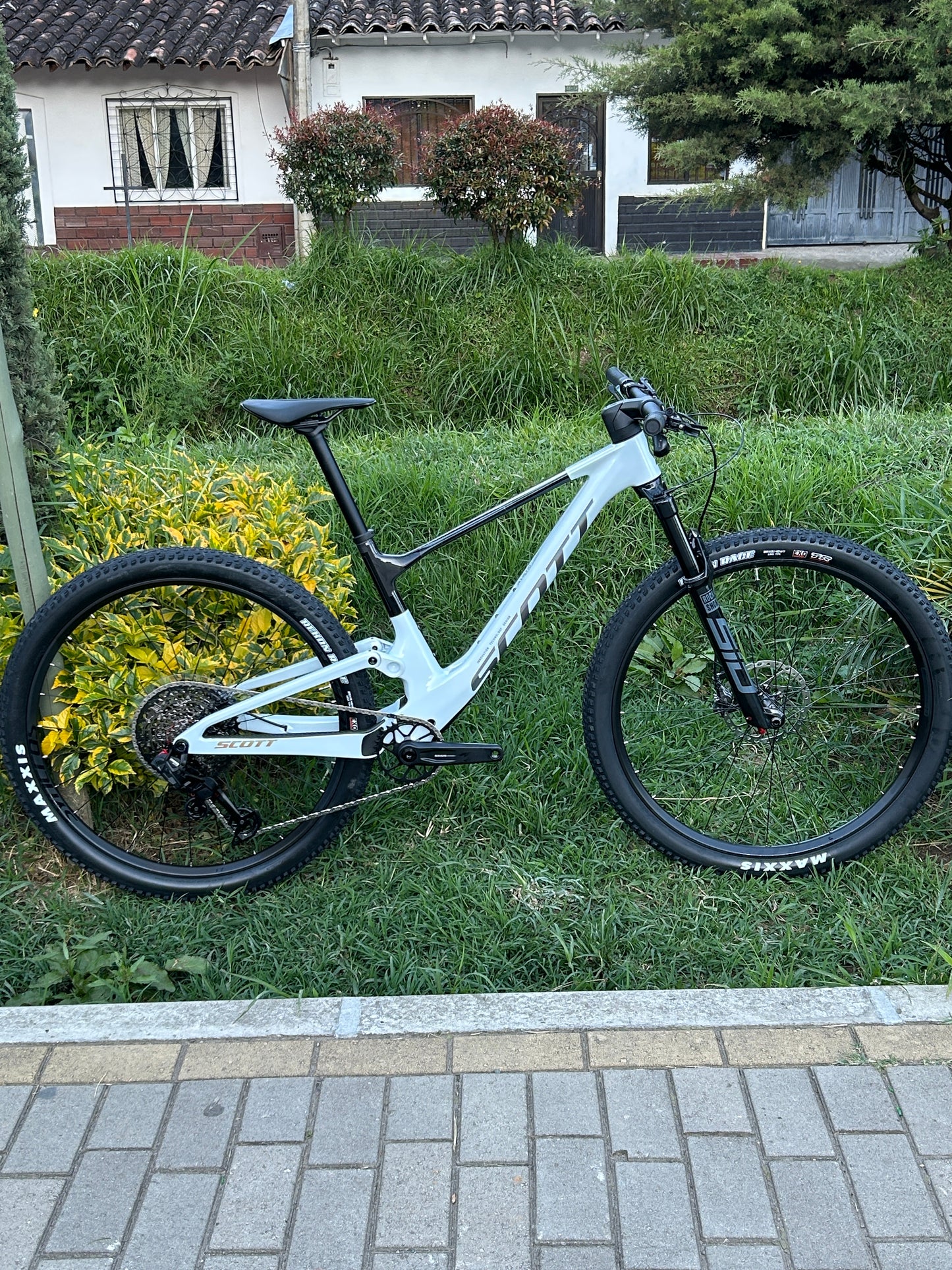 BICICLETA SCOTT SPARK RC TEAM 2025