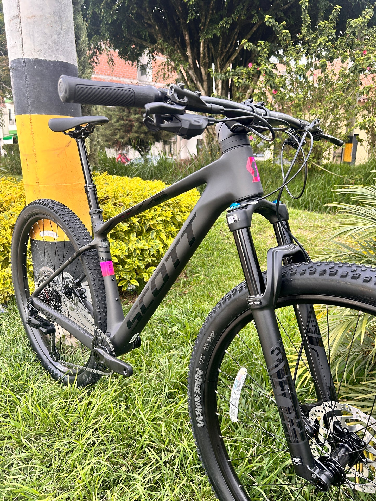 BICICLETA SCOTT SCALE 910 2026 CARBONO