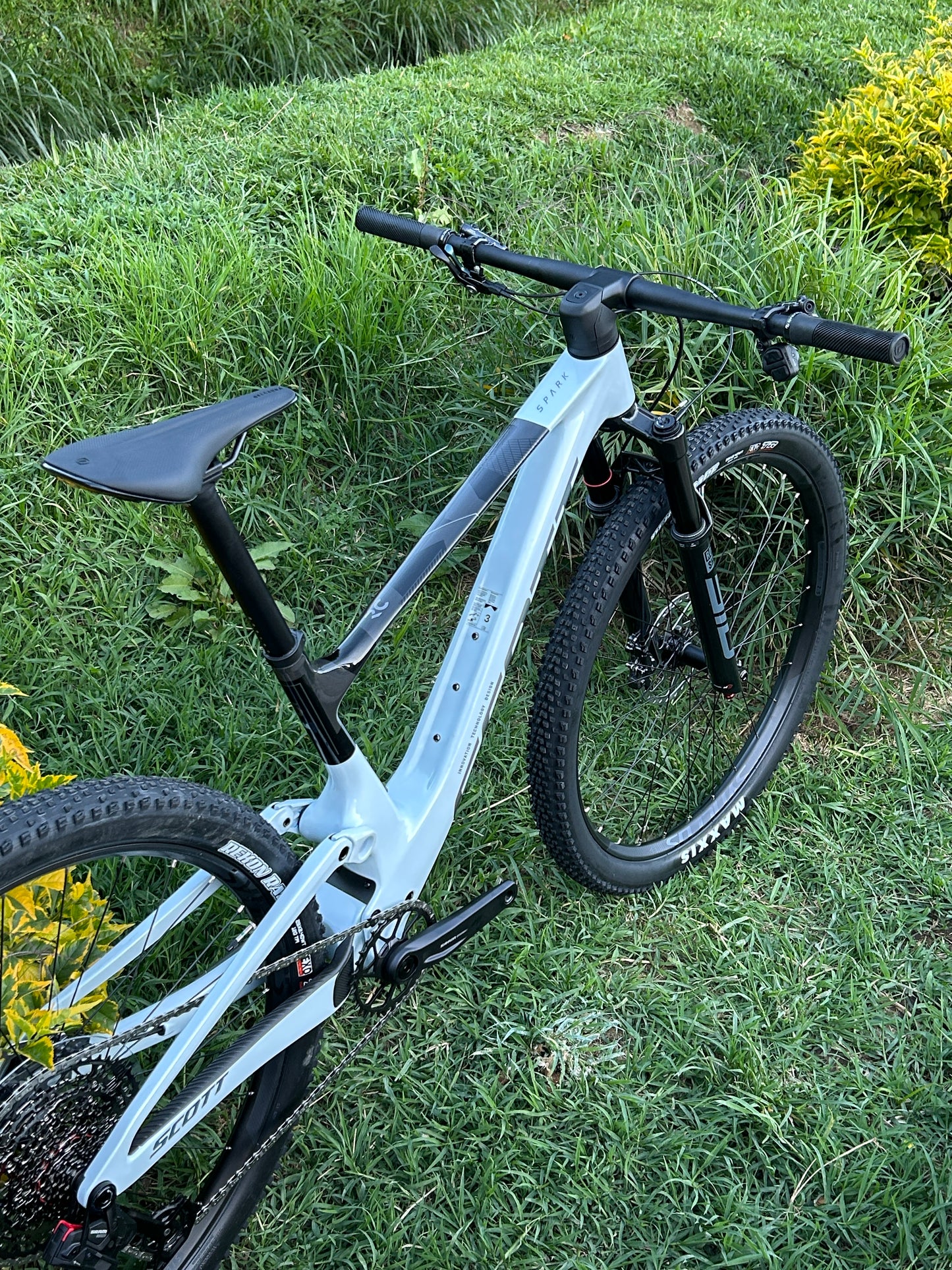 BICICLETA SCOTT SPARK RC TEAM 2025