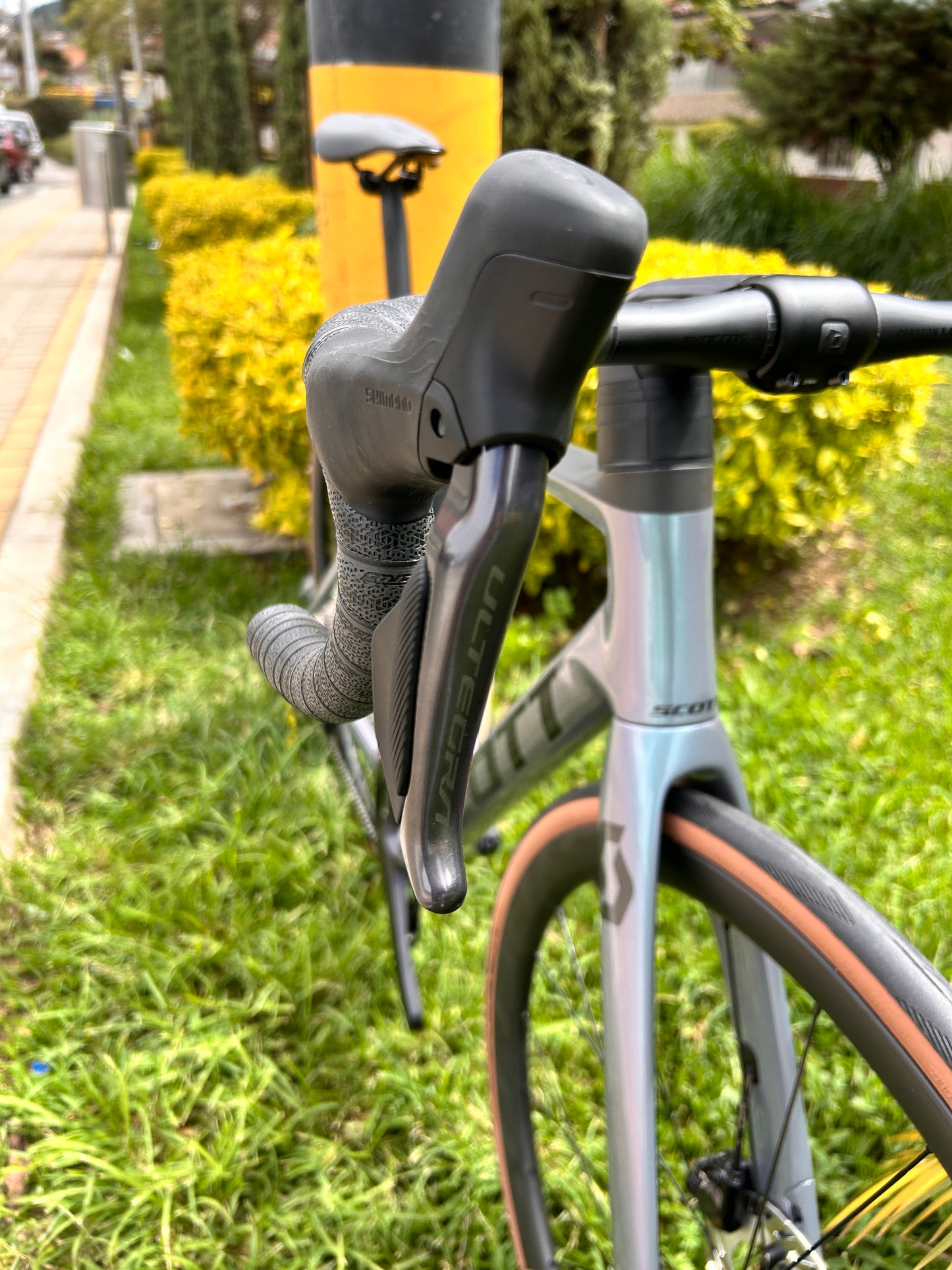 BICICLETA SCOTT ADDICT RC 15 DI2 2024 CARBON