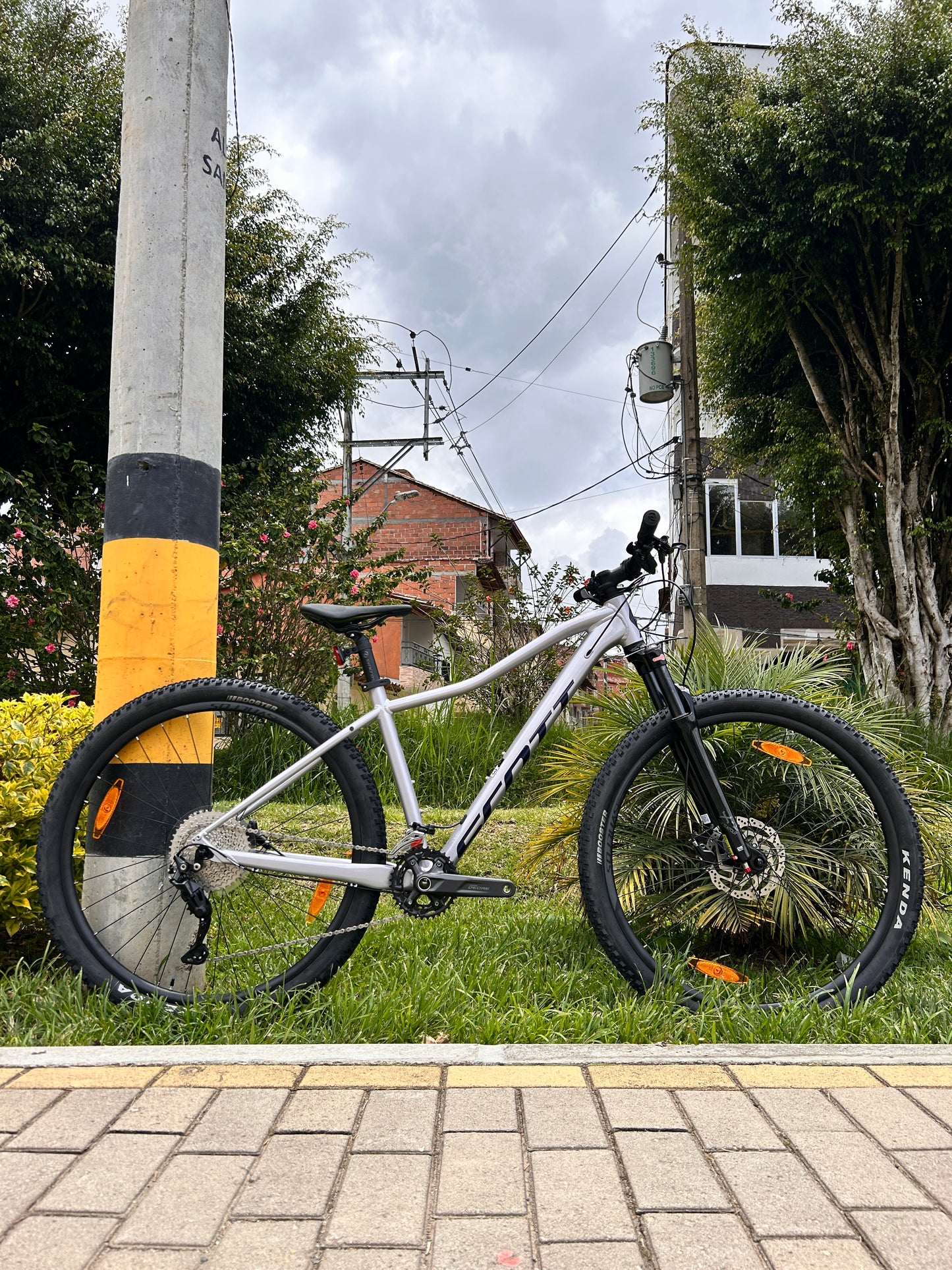BICICLETA SCOTT CONTESSA ACTIVE 20 10 VEL