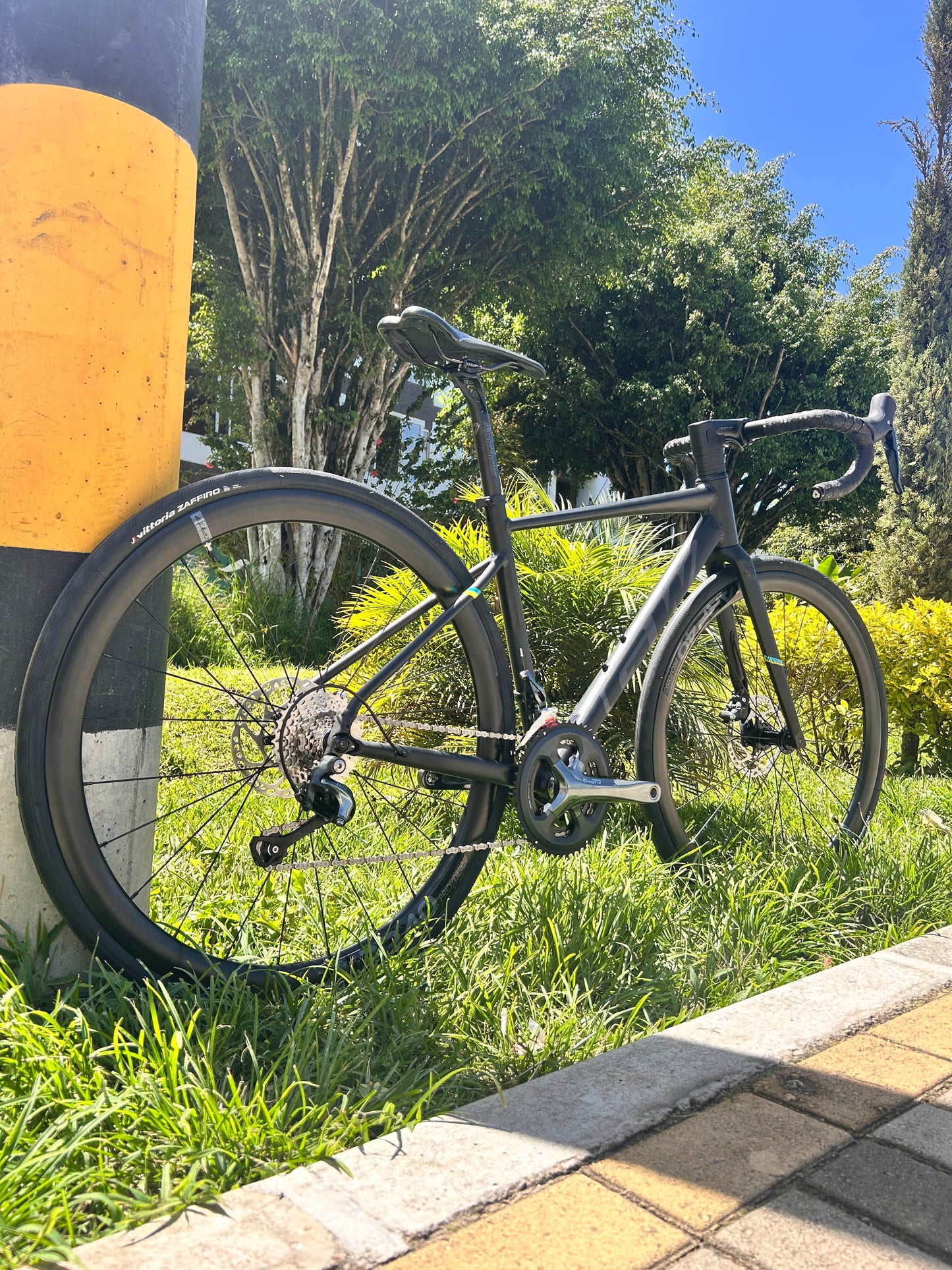 BICICLETA GW MORTIROLO RUTA 10 VEL