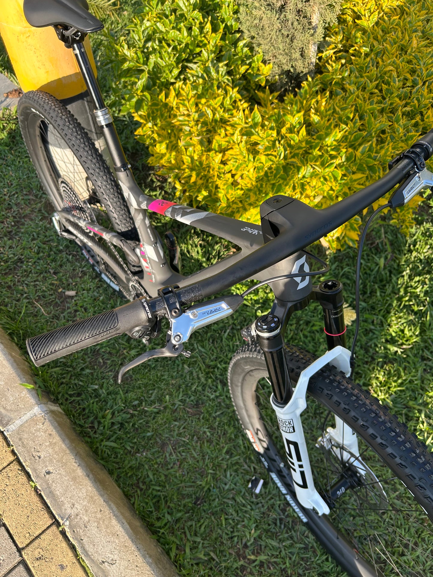 BICICLETA SCOTT SPARK RC WORLD CUP EVO 2025
