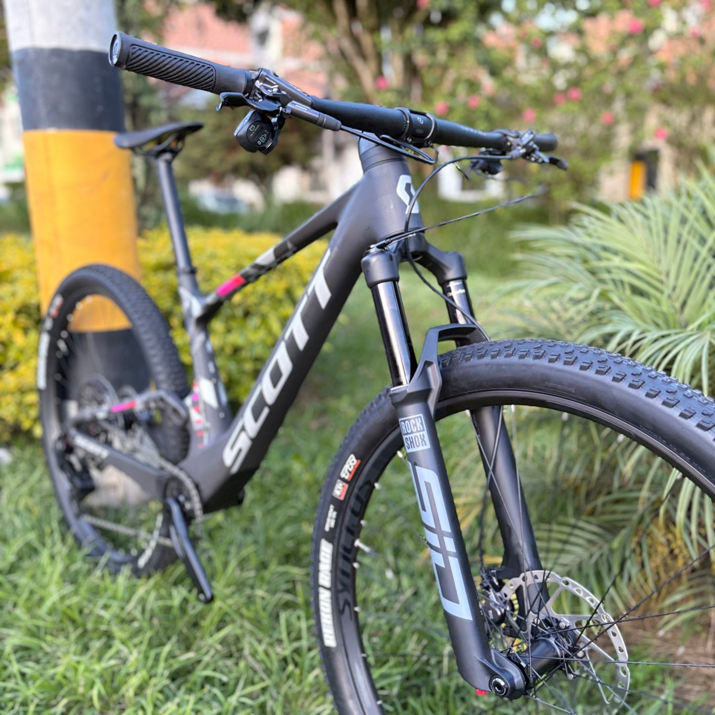 BICICLETA SCOTT SPARK RC TEAM 2025