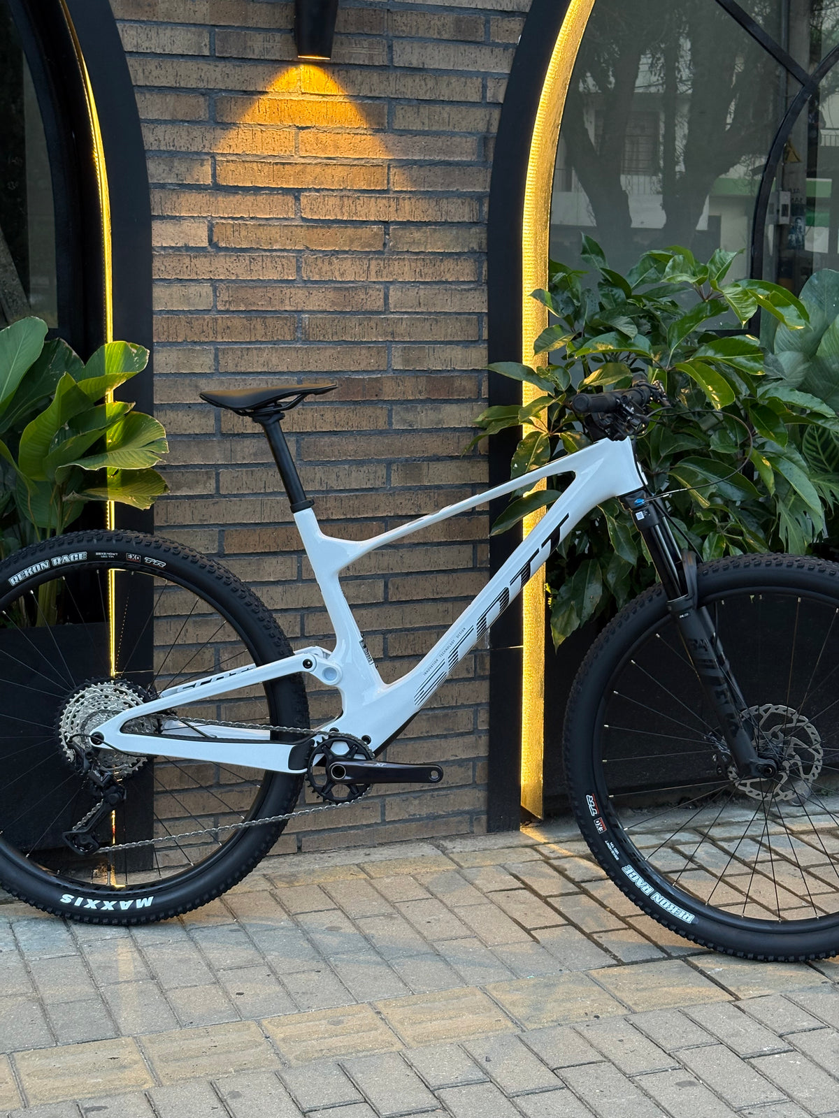 BICICLETA SCOTT SPARK RC TEAM 2023 CARBONO