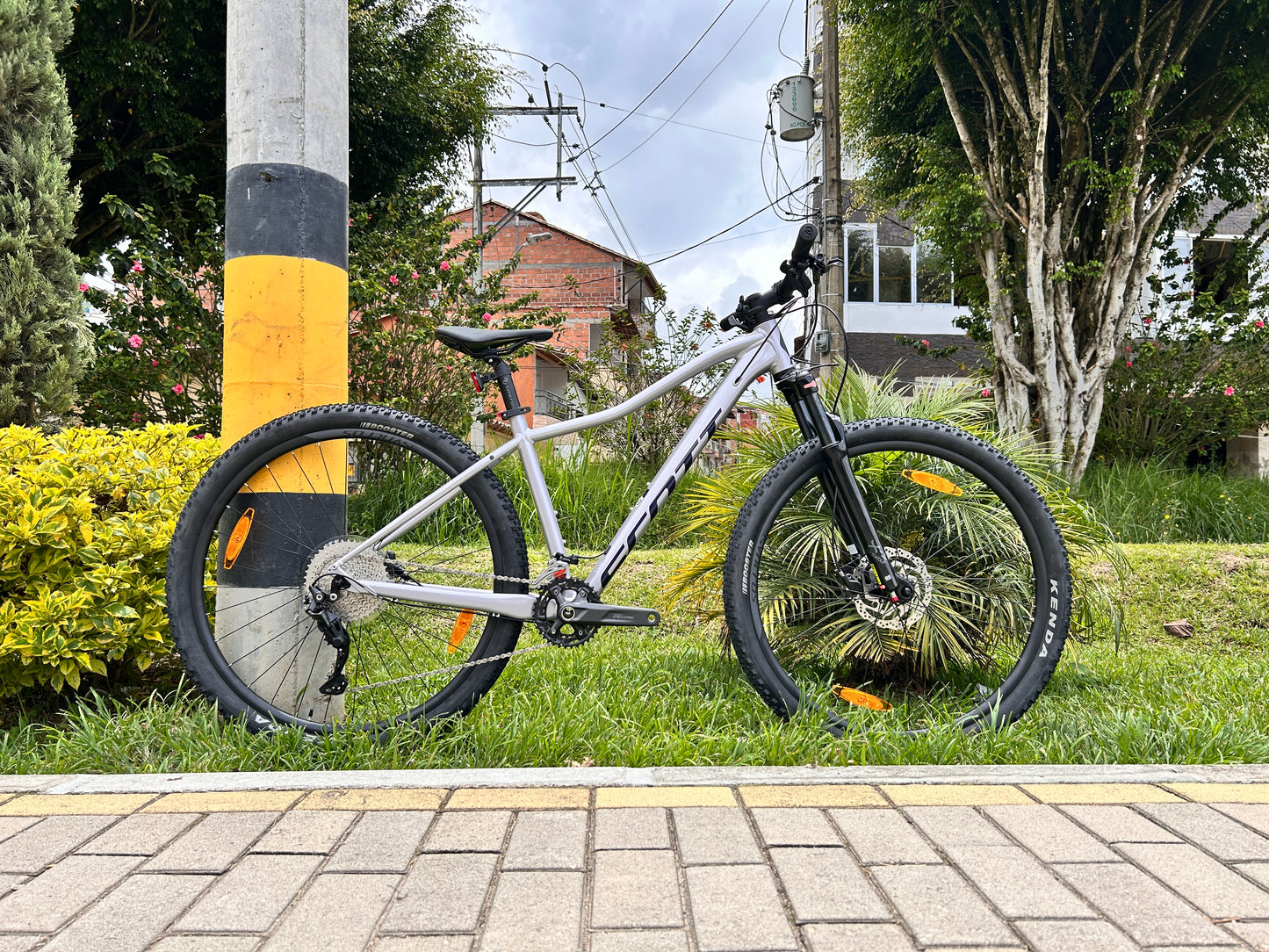 BICICLETA SCOTT CONTESSA ACTIVE 20 10 VEL