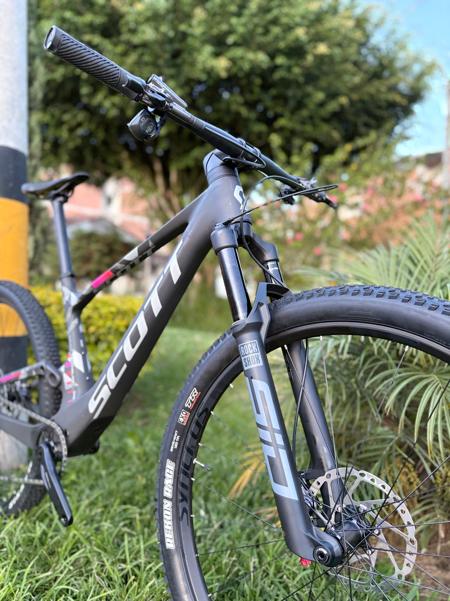 BICICLETA SCOTT SPARK RC TEAM 2025