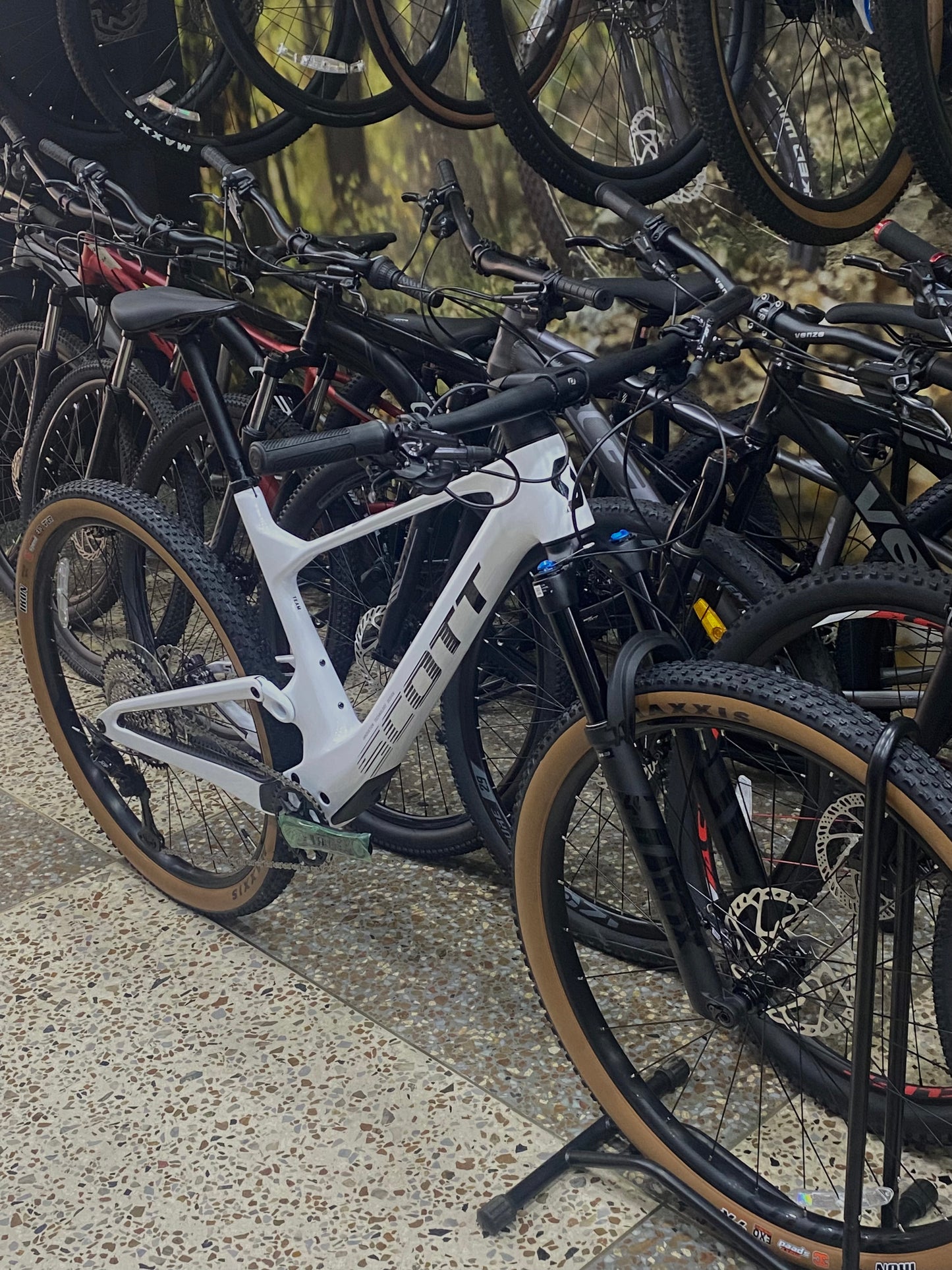 BICICLETA SCOTT SPARK RC TEAM 2023 CARBONO