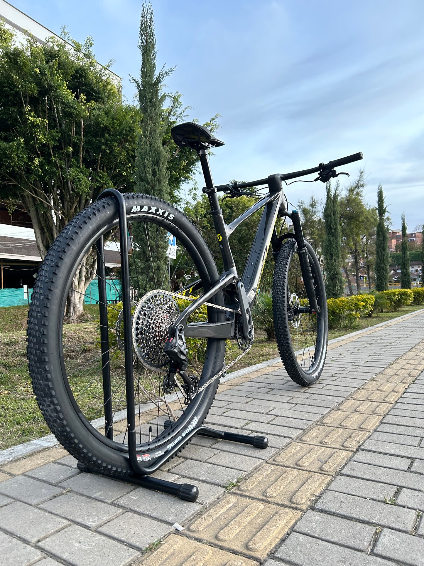 BICICLETA SCOTT SPARK RC TEAM ISSUE TR 2024