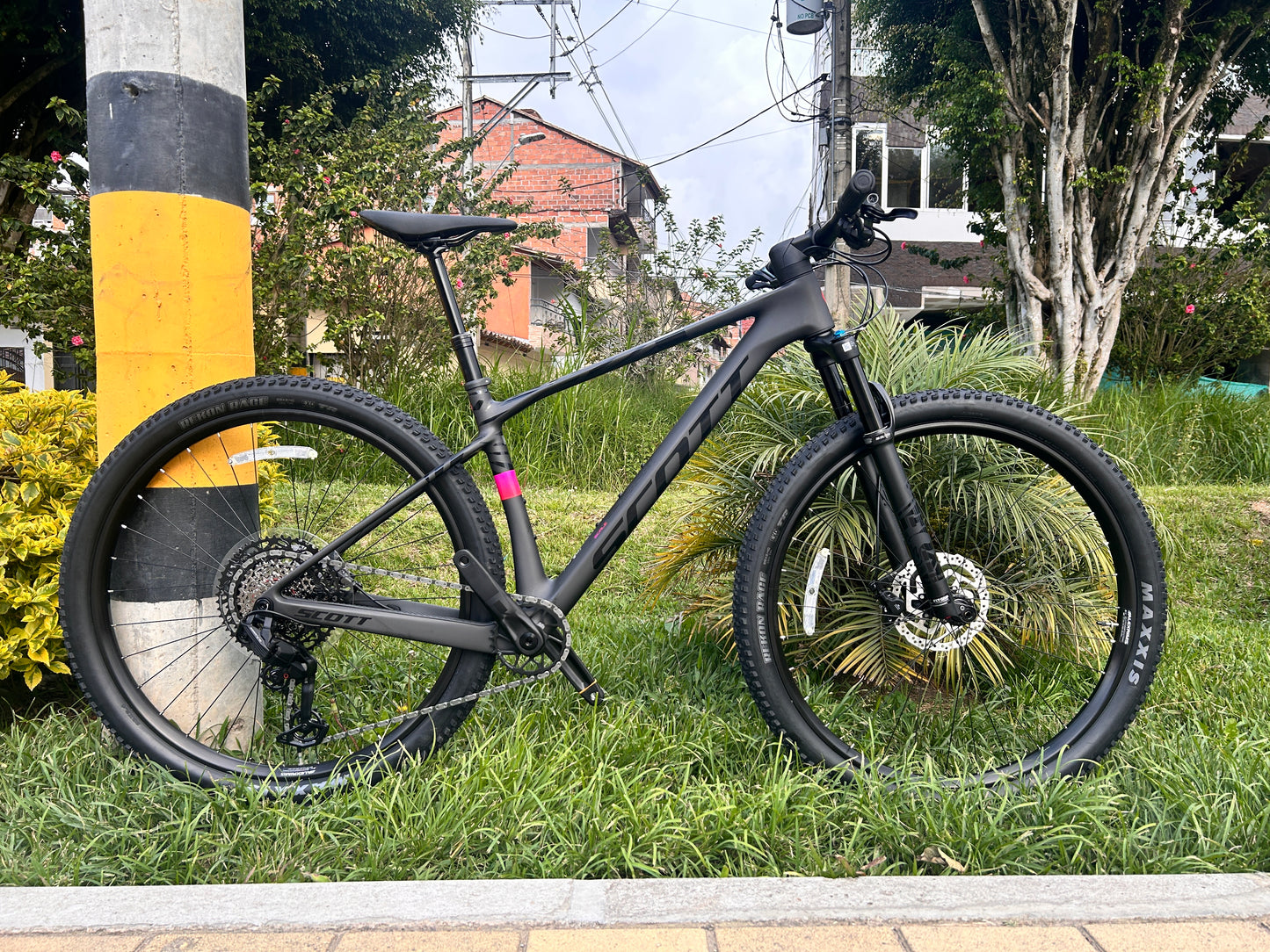 BICICLETA SCOTT SCALE 910 2026 CARBONO