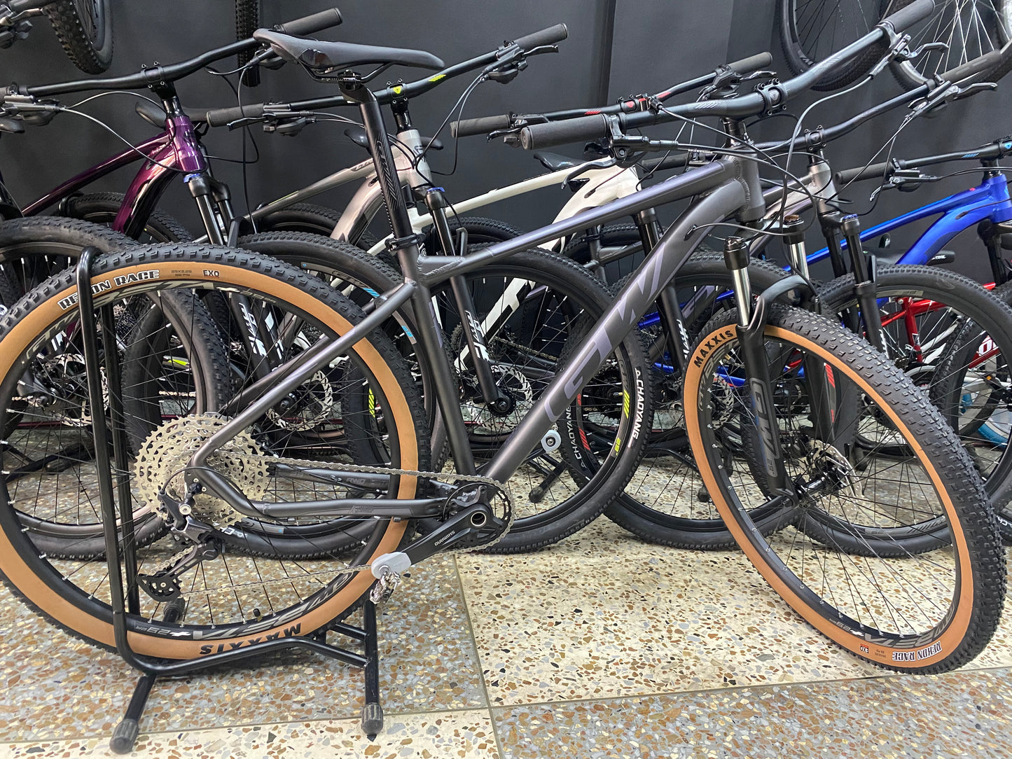 Llanta Maxxis Rekon Race EXO CARA CAFE OEM para Bicicletas de Montaña