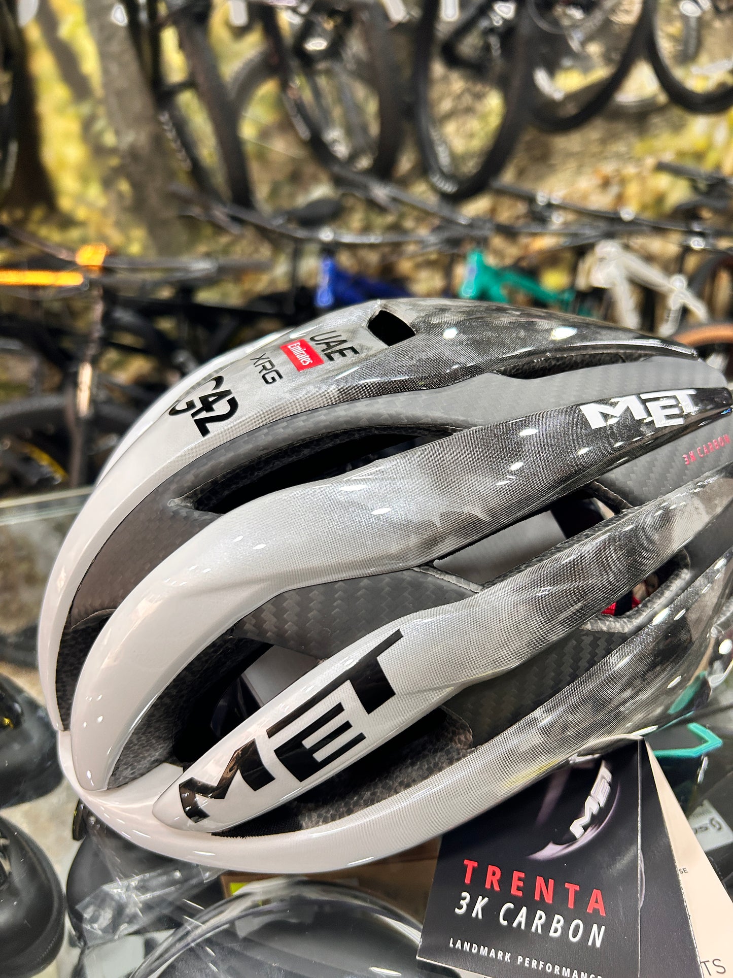 Casco Met Trenta 3K Carbon Edicion 2025 UAE Team