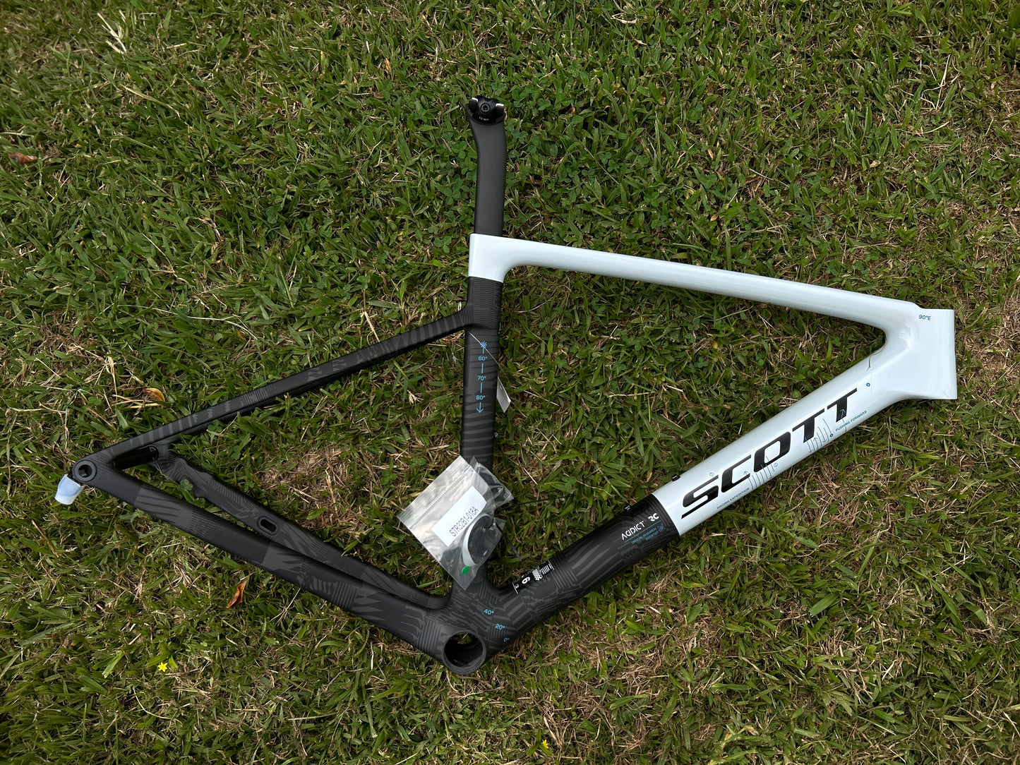 Kit Marco/Cuadro Ruta Scott Addict Rc Pro 2025/2026 Carbon HMX