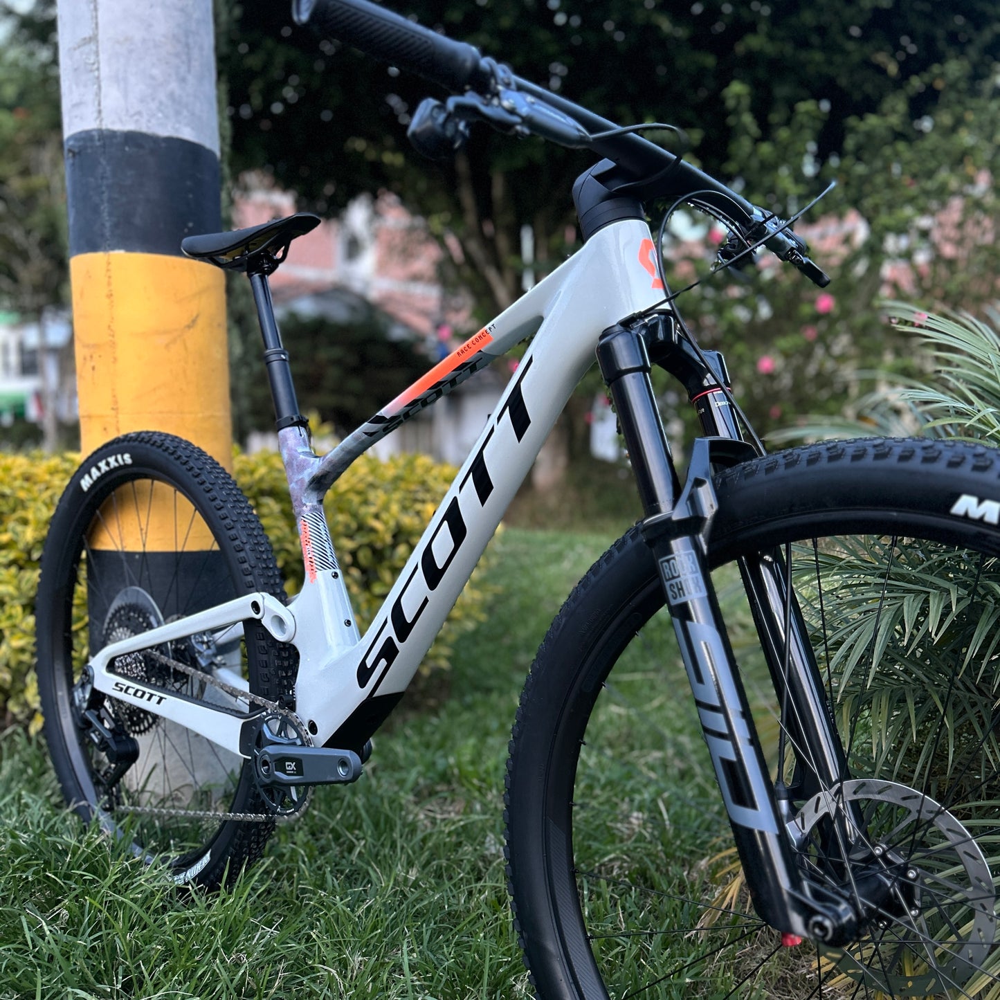 BICICLETA SCOTT SPARK RC TEAM ISSUE TR 2025