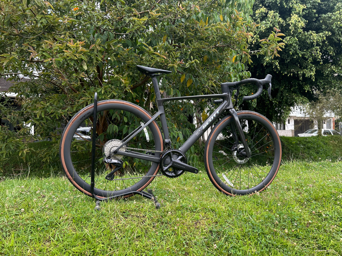 BICICLETA SCOTT ADDICT RC 20 2025