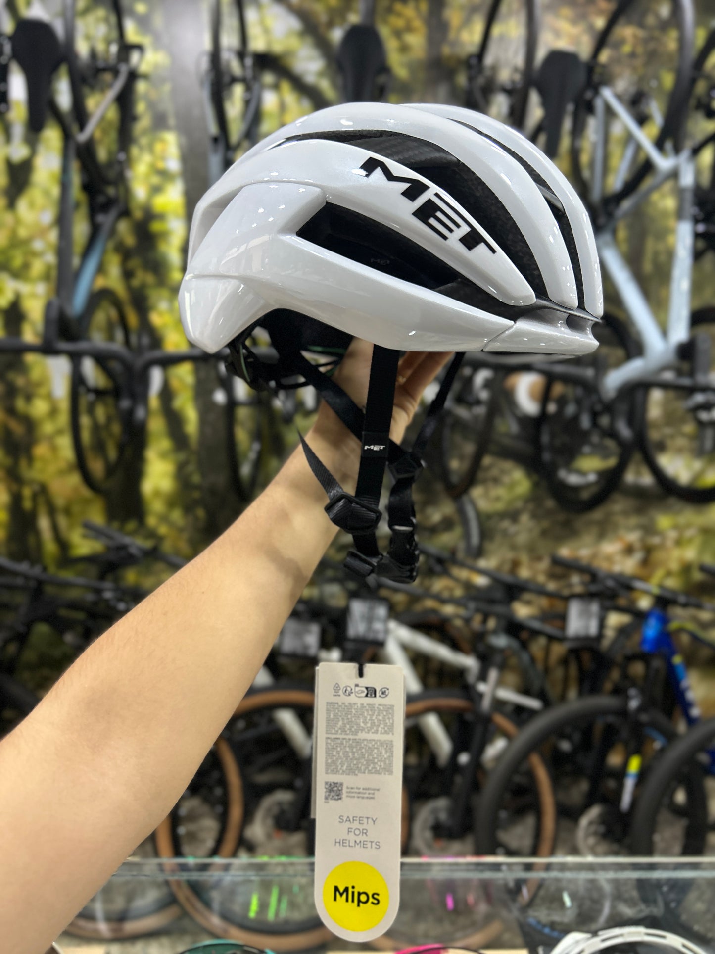 CASCO MET TRENTA 3K CARBON