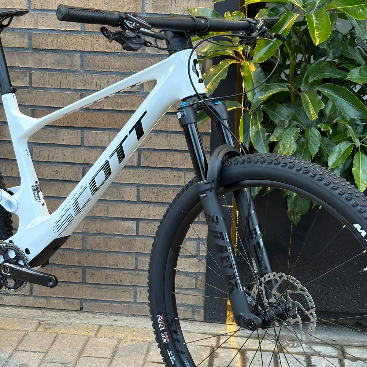 BICICLETA SCOTT SPARK RC TEAM 2023 CARBONO