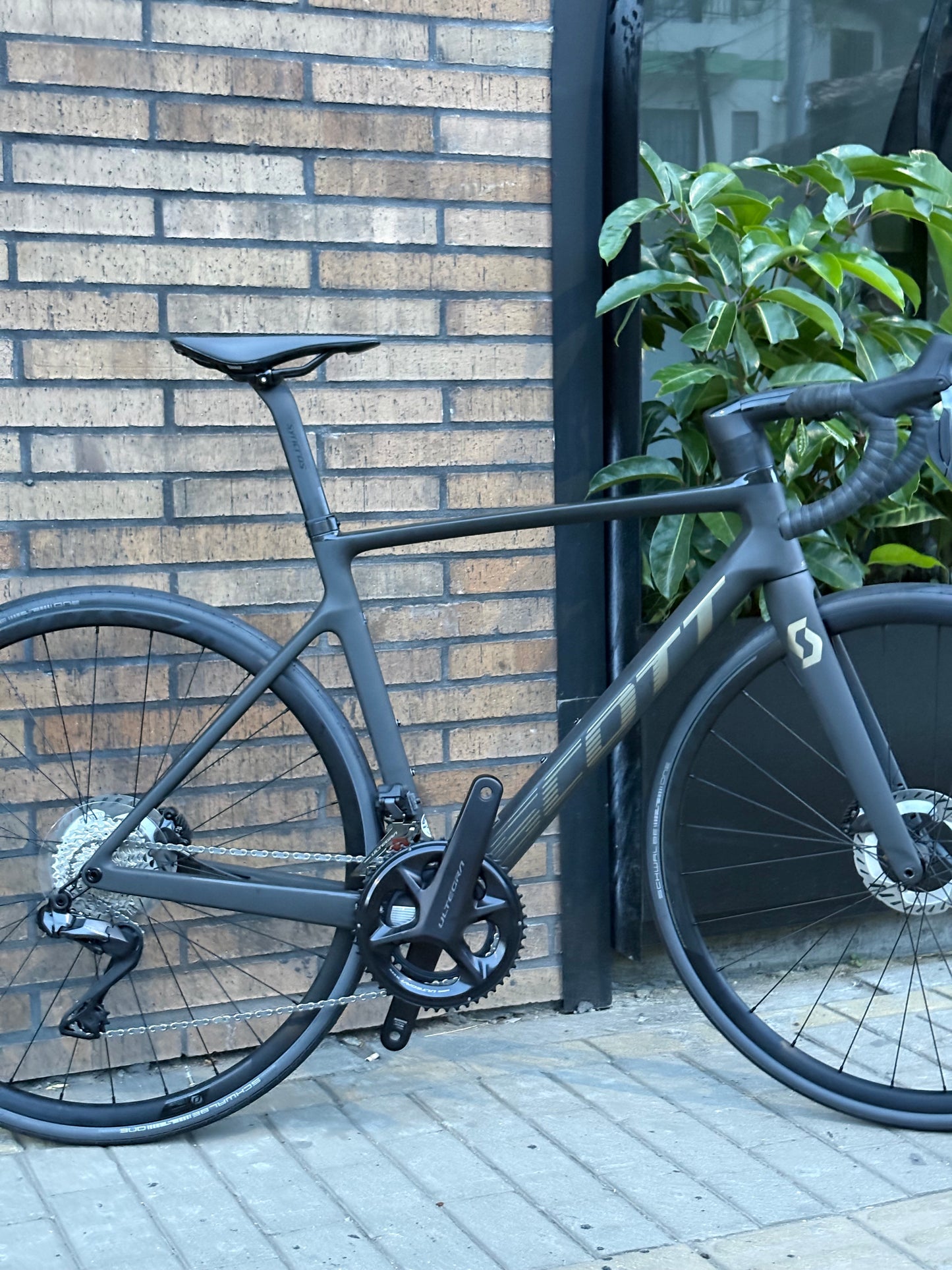 BICICLETA SCOTT ADDICT RC 15 DI2 2024 CARBON RUEDAS ALUMINIO