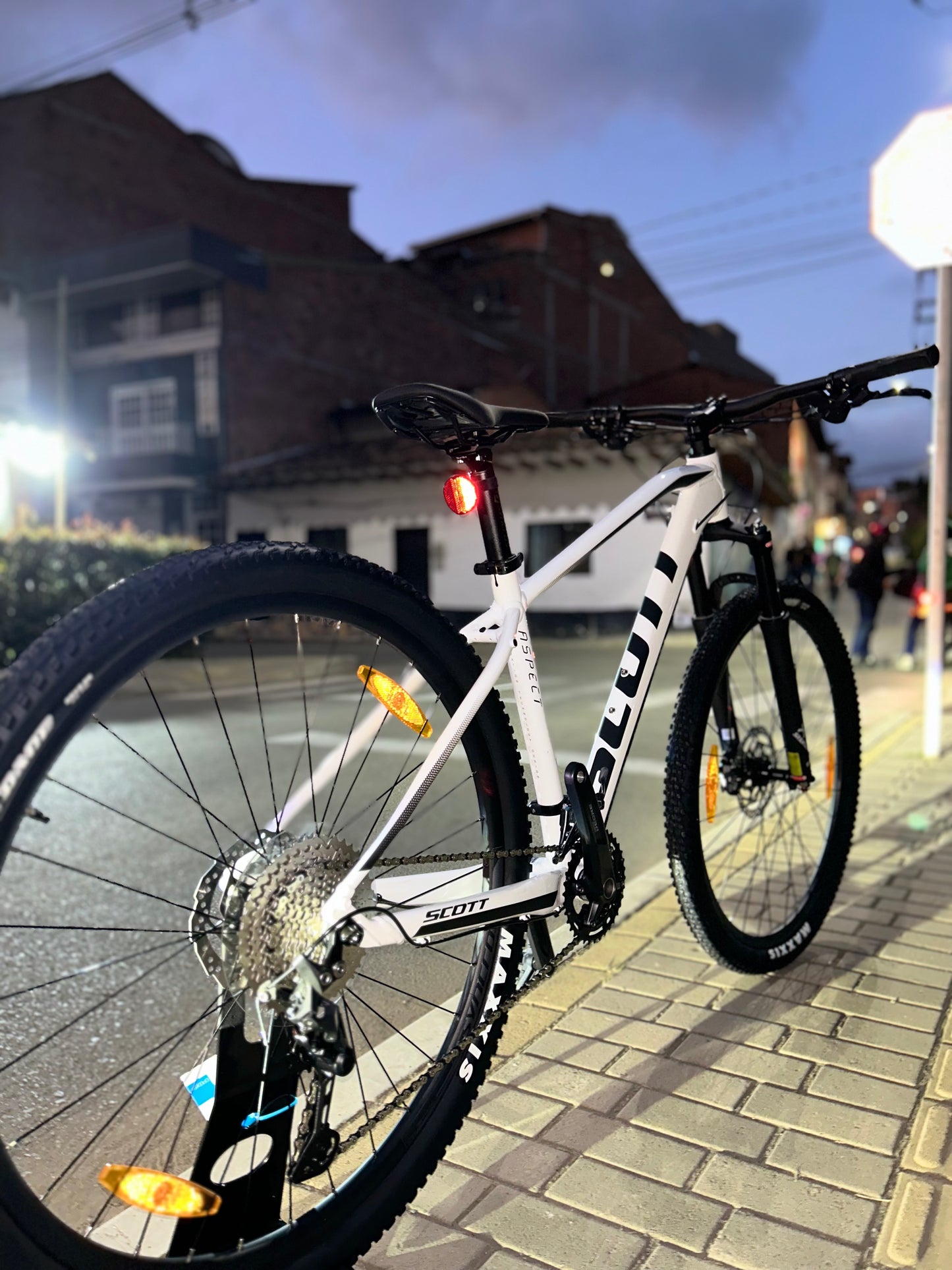 BICICLETA SCOTT ASPECT 930 2022 ALUMINIO 10 VEL