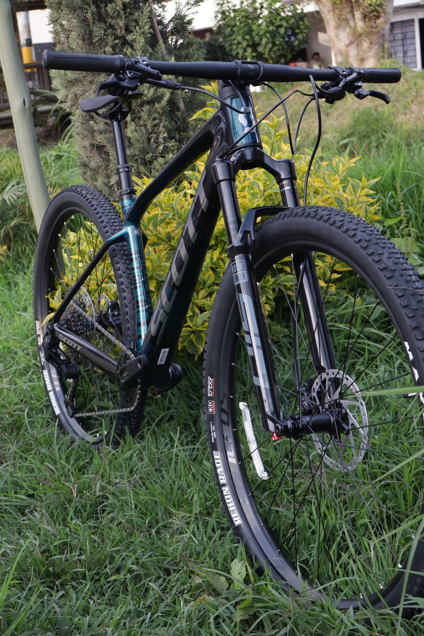 BICICLETA SCOTT SCALE RC TEAM 2025