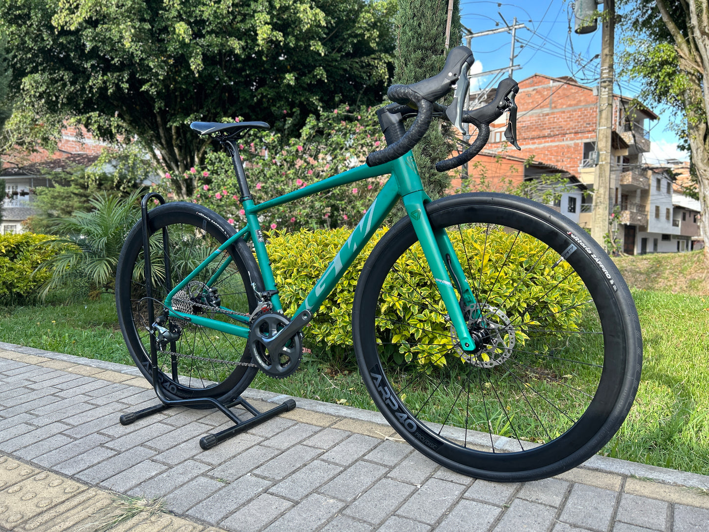 BICICLETA GW MORTIROLO RUTA 10 VEL