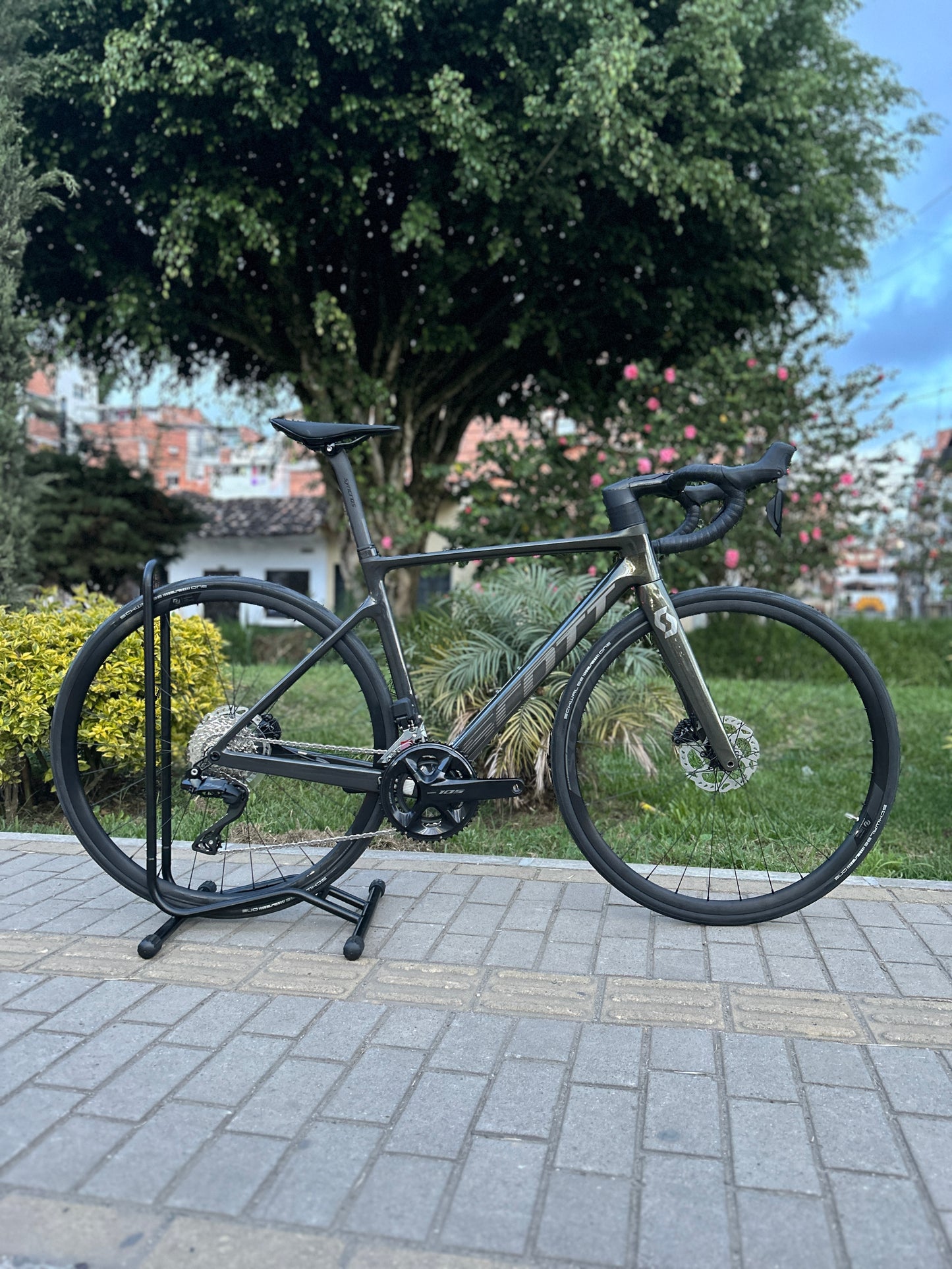 BICICLETA SCOTT ADDICT RC 40 DI2 2023 CARBONO 12 VEL