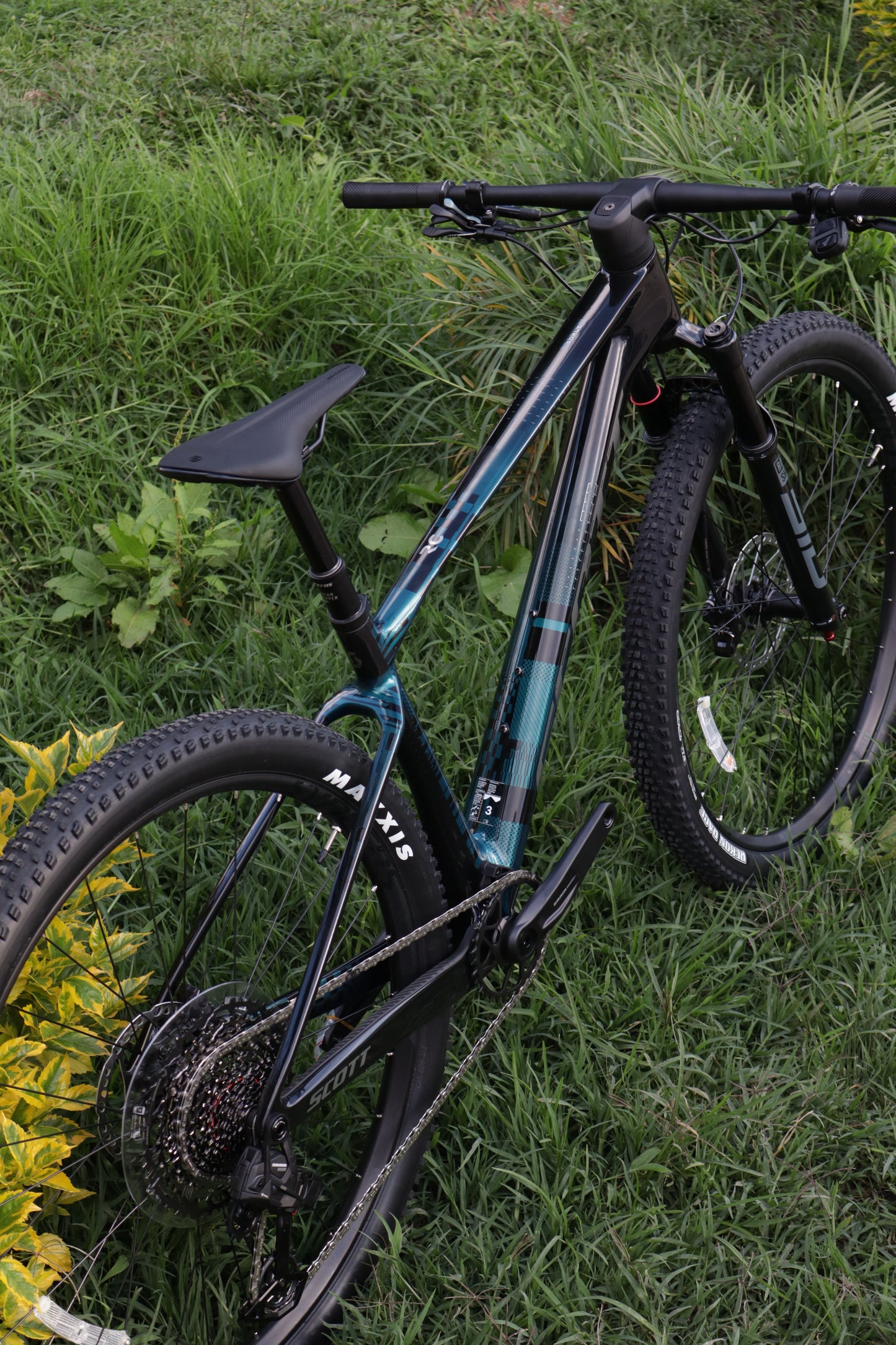 BICICLETA SCOTT SCALE RC TEAM 2025