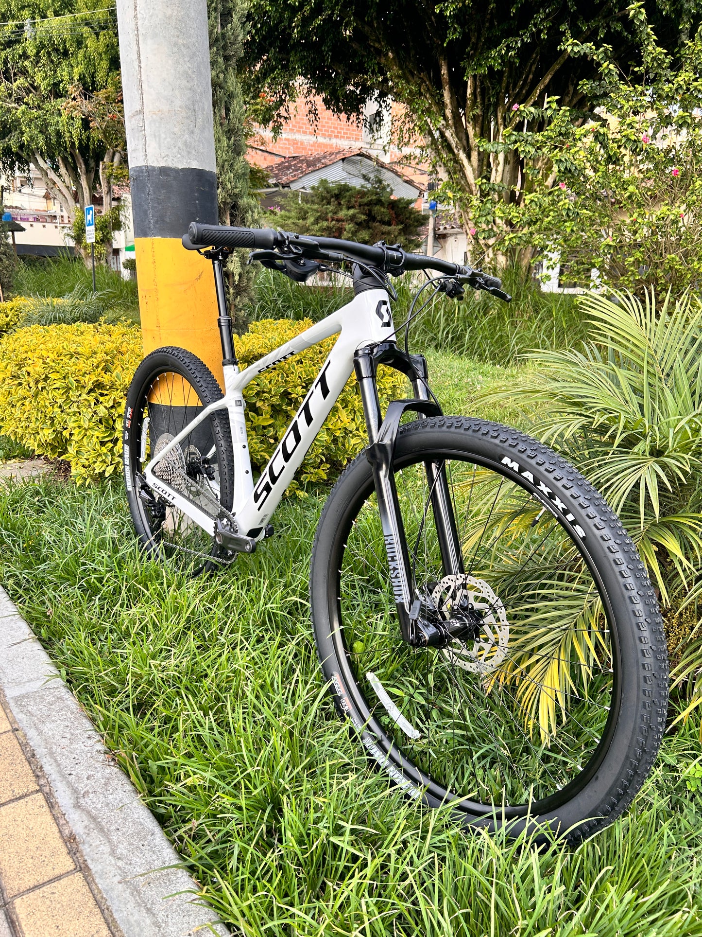 BICICLETA SCOTT SCALE 920 2026 CARBONO