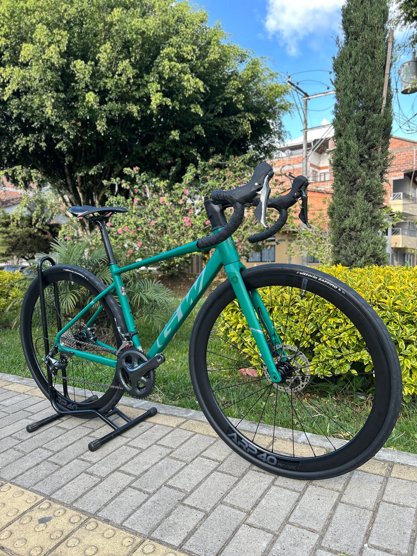 BICICLETA GW MORTIROLO RUTA 10 VEL