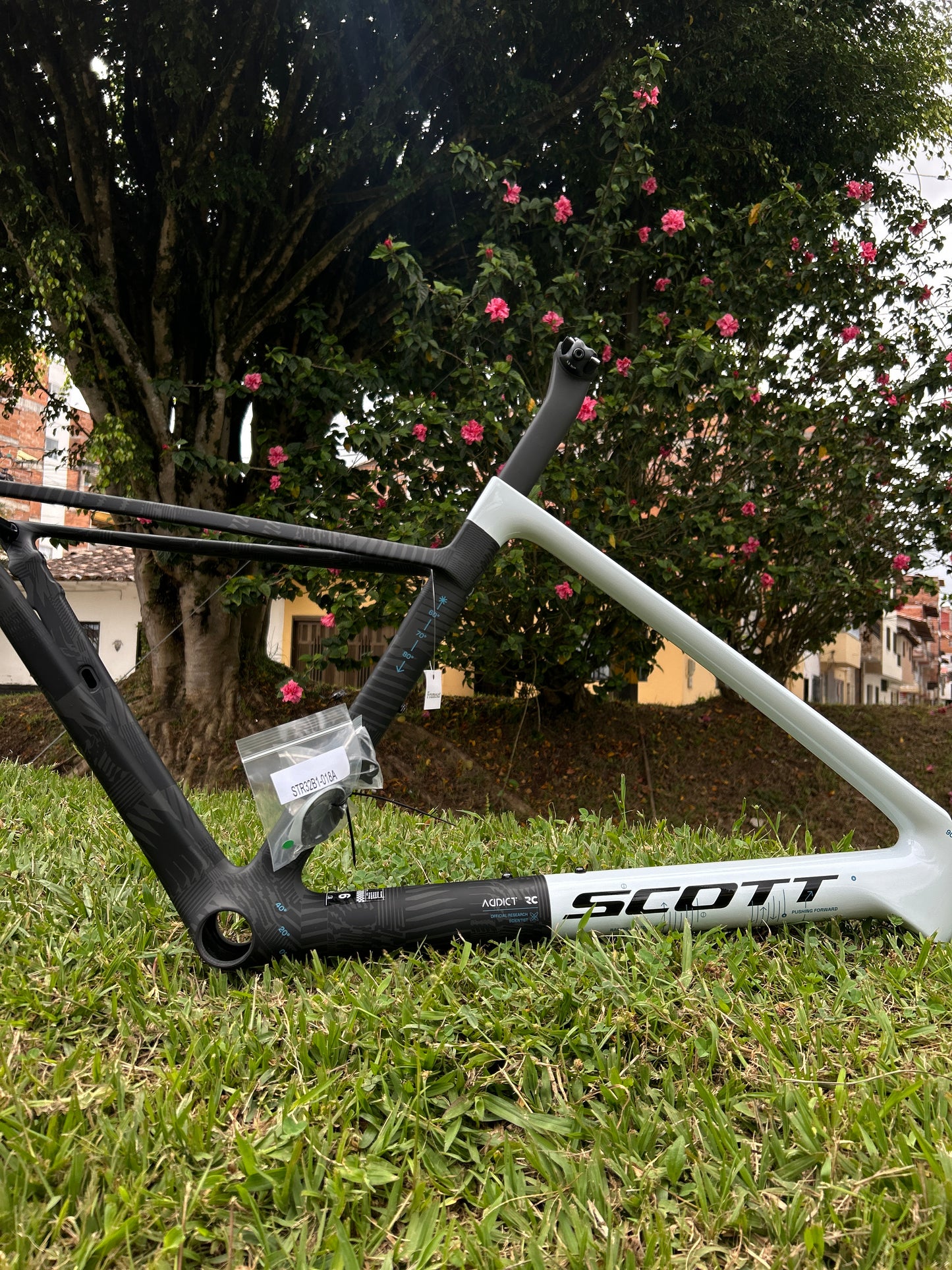 Kit Marco/Cuadro Ruta Scott Addict Rc Pro 2025/2026 Carbon HMX