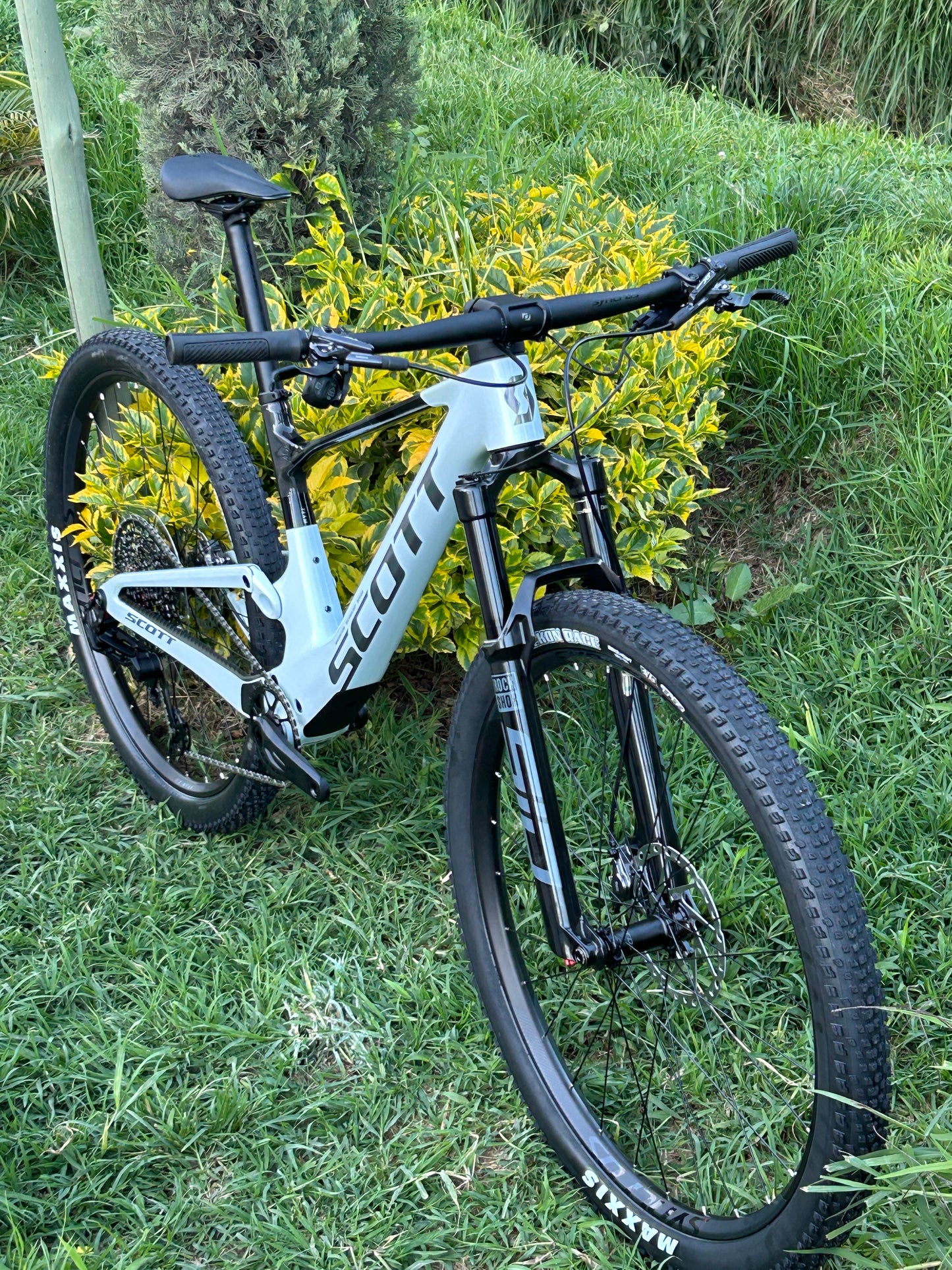 BICICLETA SCOTT SPARK RC TEAM 2025