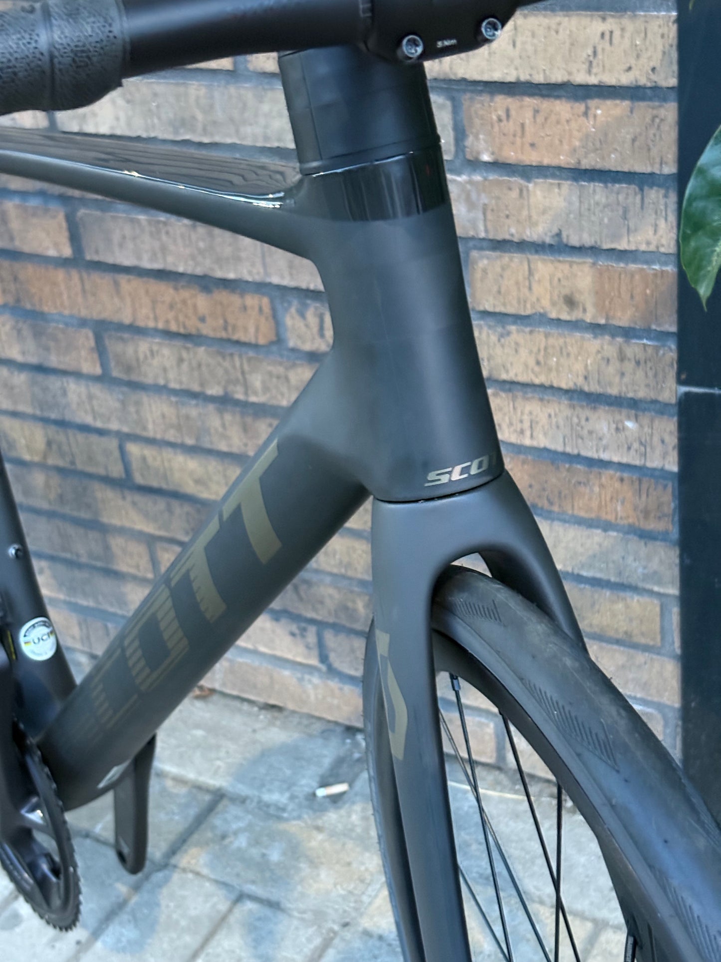 BICICLETA SCOTT ADDICT RC 15 DI2 2024 CARBON RUEDAS ALUMINIO